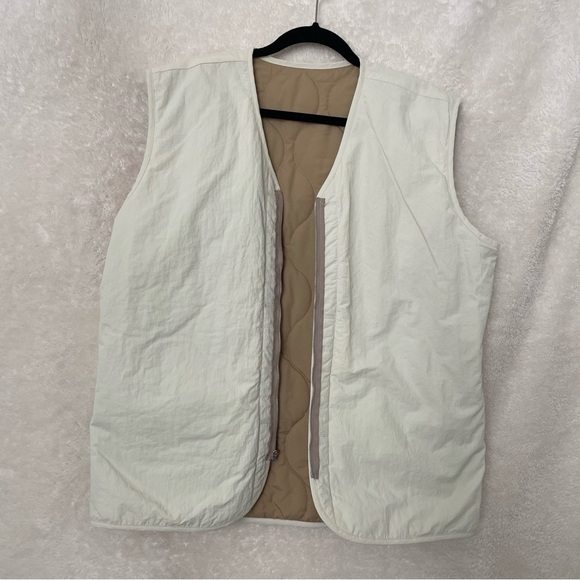 all:row Reversible Vest - Picture 9 of 9